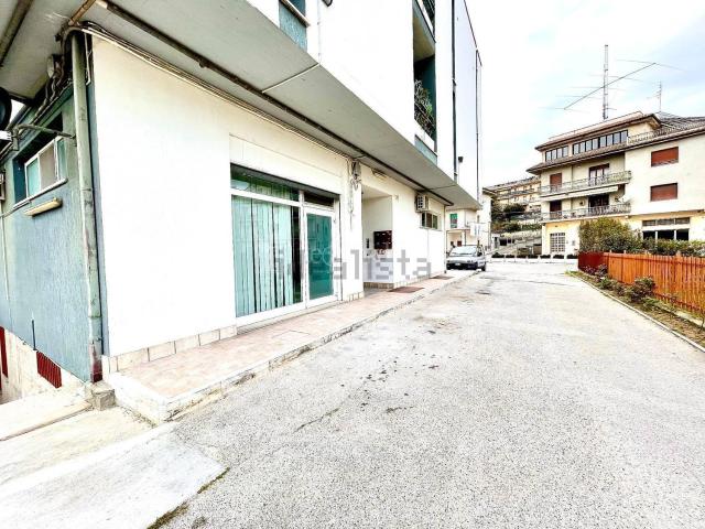 Locale in affitto di 155 m² in Via Salaria, 176