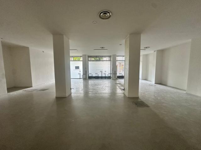 Locale in affitto di 155 m² in Via San Pio X, 1