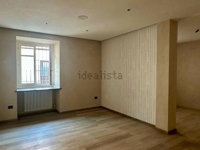 Locale in affitto di 157 m² in Via Roma, 1
