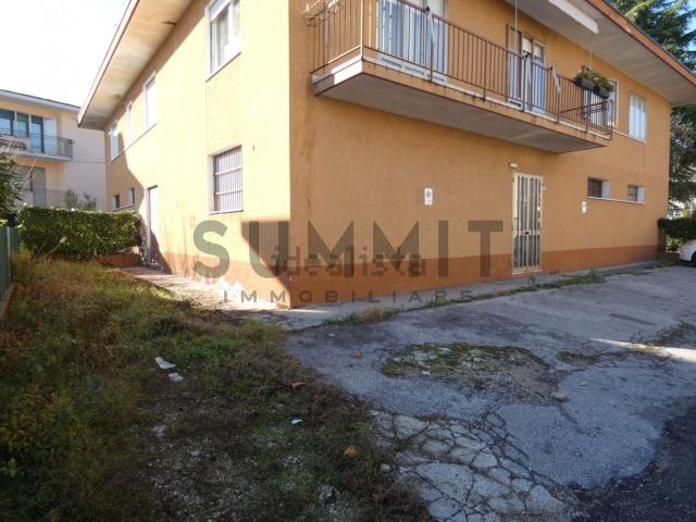 Locale in affitto di 158 m²