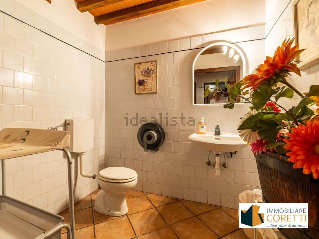 Locale in affitto di 159 m² in Vicolo Ciambellano
