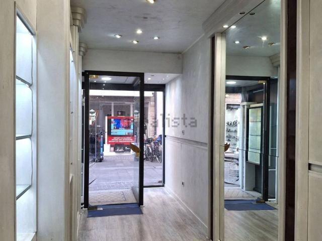Locale in affitto di 15 m² in Via Bersaglieri del Po, 8