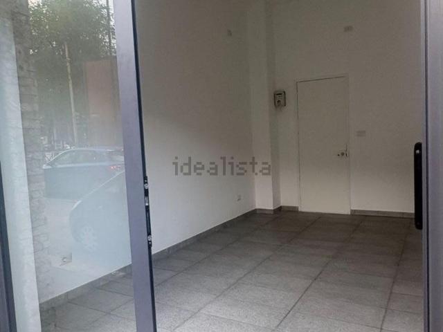 Locale in affitto di 15 m² in Via Monginevro, 116