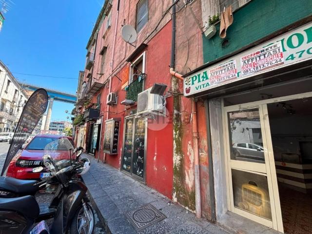 Locale in affitto di 15 m² in Via Santi Giovanni e Paolo, 16