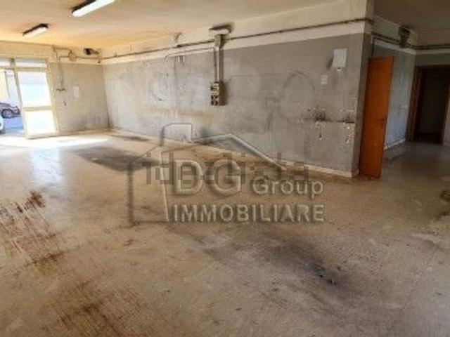 Locale in affitto di 160 m²