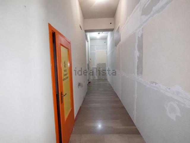 Locale in affitto di 160 m²