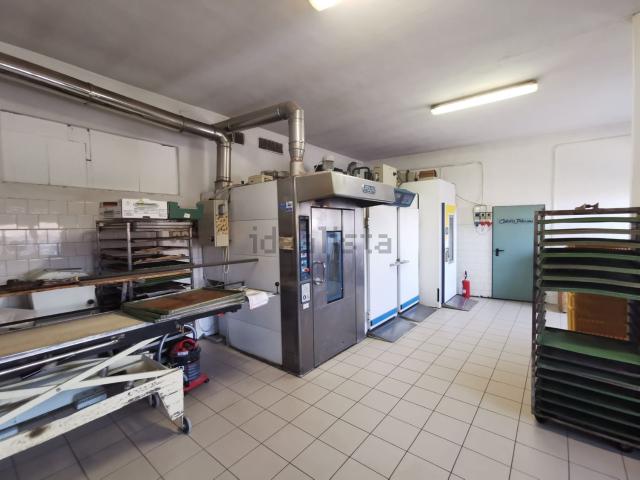 Locale in affitto di 160 m²