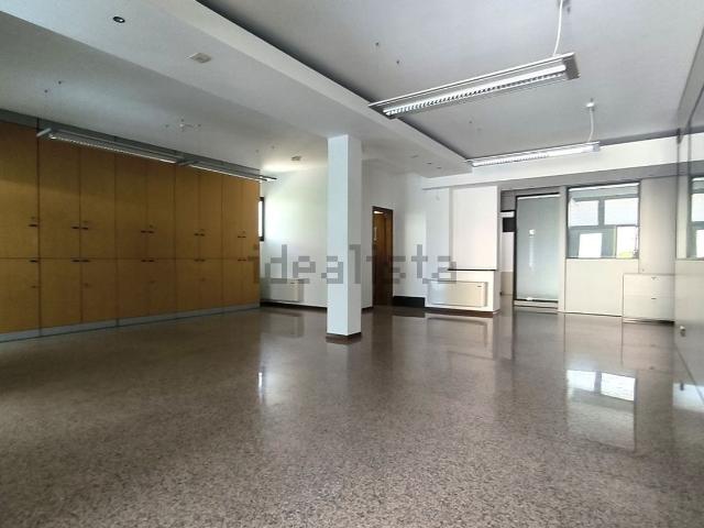 Locale in affitto di 160 m²