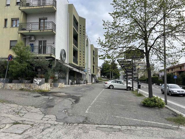 Locale in affitto di 160 m²