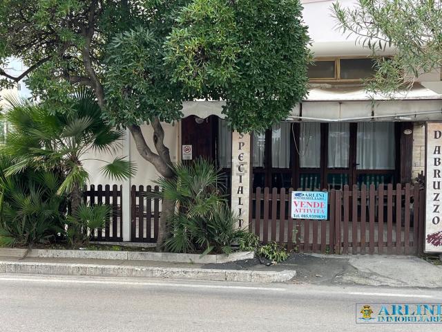 Locale in affitto di 160 m² in Via C. Colombo