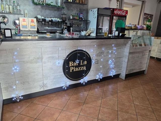 Locale in affitto di 160 m² in Via Case Nove, 4