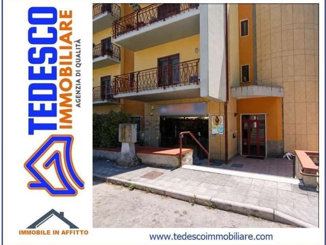 Locale in affitto di 160 m² in Via Antonio Vivaldi