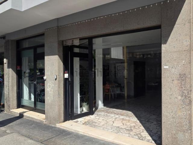 Locale in affitto di 160 m² in Via Adolfo Ravà