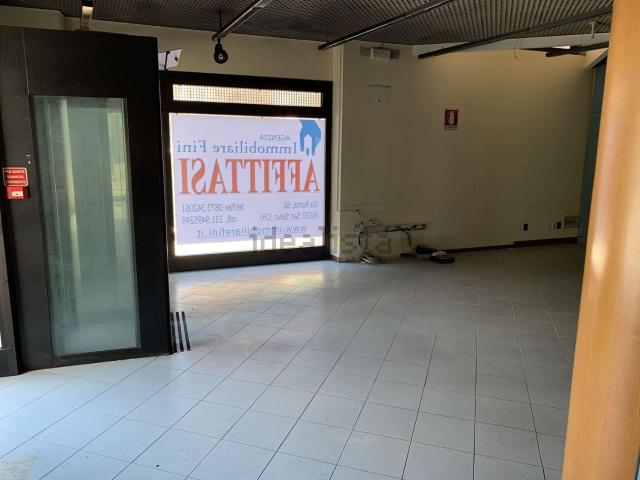 Locale in affitto di 160 m² in Via Alessandro Volta, 40