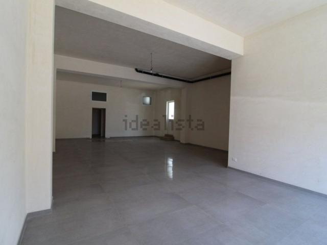 Locale in affitto di 160 m² in Via Belvedere, 121