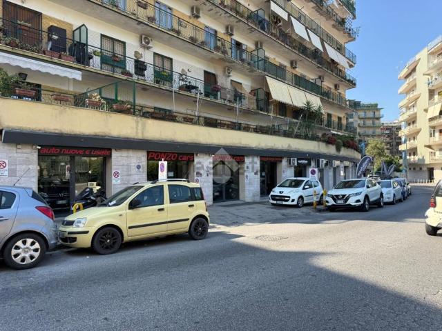 Locale in affitto di 160 m² in Via Gabriele Jannelli, 264
