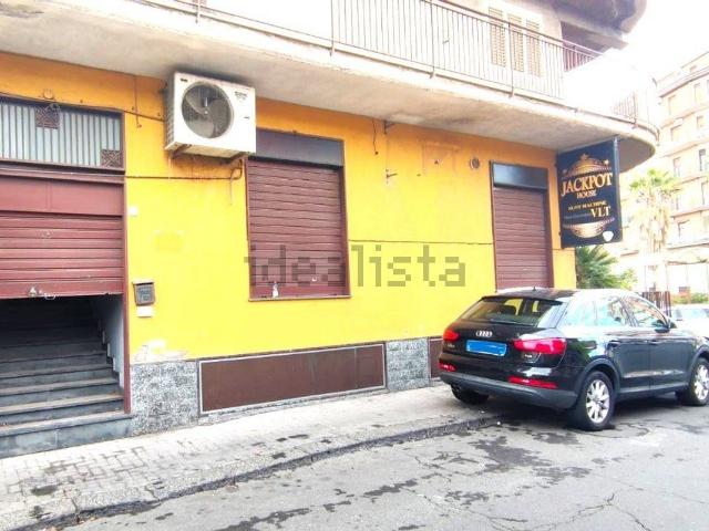 Locale in affitto di 160 m² in Via Gian Battista Nicolosi, 2