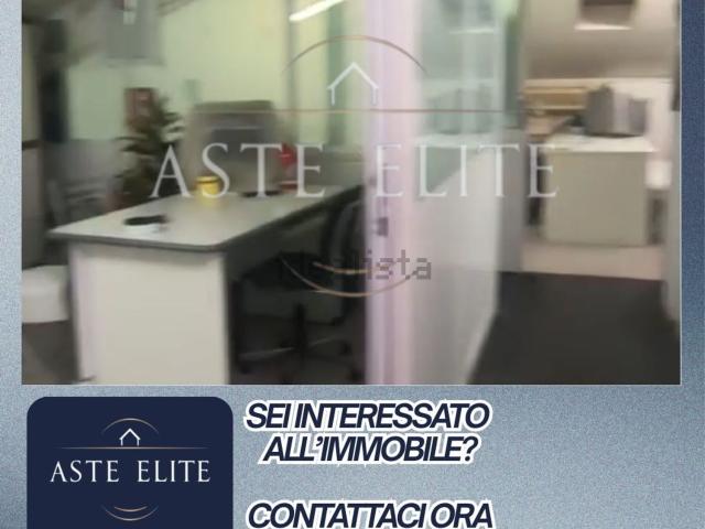 Locale in affitto di 160 m² in Via degli Oleandri