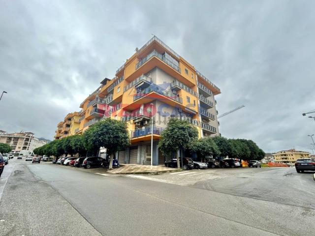 Locale in affitto di 160 m² in Via dei Bizantini, 53