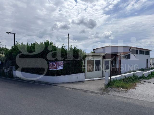 Locale in affitto di 160 m² in Via Orazio