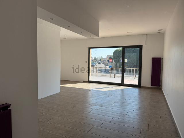 Locale in affitto di 160 m² in Via Lodi, 5