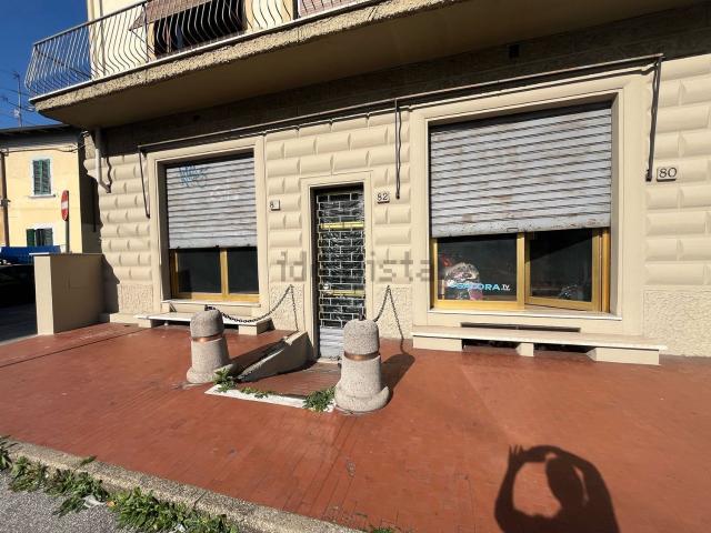 Locale in affitto di 160 m² in Via Montalese, 37