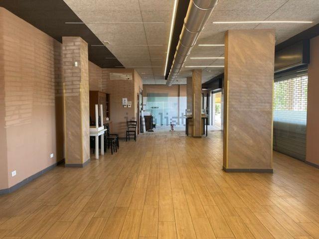 Locale in affitto di 160 m² in Via Montenero