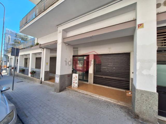 Locale in affitto di 160 m² in Via Nicola Giustiniani