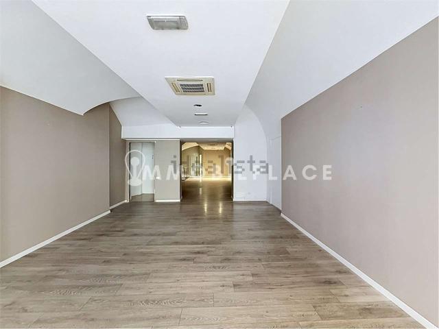 Locale in affitto di 160 m² in Via San Pietro, 25