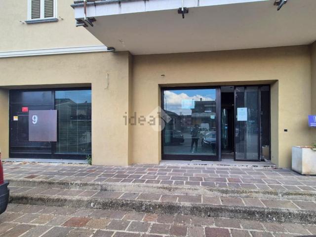 Locale in affitto di 160 m² in Via Roma, 15