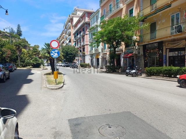 Locale in affitto di 160 m² in Via Torrione, 145
