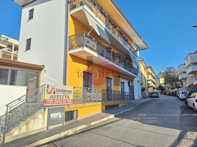 Locale in affitto di 160 m² in Via Tiengo
