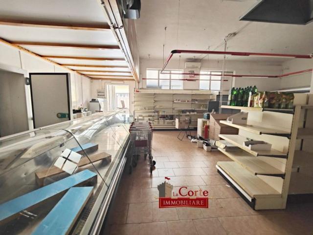 Locale in affitto di 160 m² in Via Trento e Trieste, 46