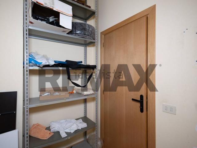 Locale in affitto di 160 m² in Viale Alcide de Gasperi, 73