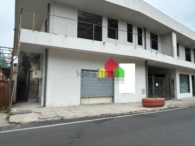 Locale in affitto di 160 m² in Viale delle Acacie