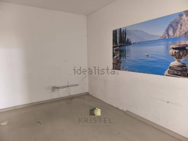 Locale in affitto di 160 m² in Viale Europa, 128