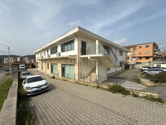 Locale in affitto di 160 m² in Viale Magna Grecia, 75