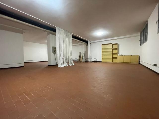 Locale in affitto di 160 m² in Piazzale Roma