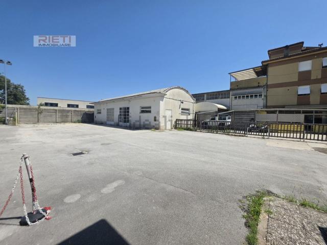 Locale in affitto di 160 m² in Strada Provinciale Tancia