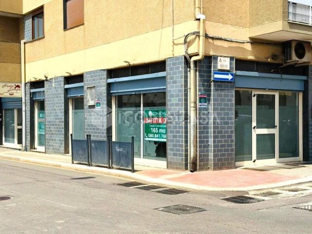 Locale in affitto di 161 m² in Via Cadorna, 10