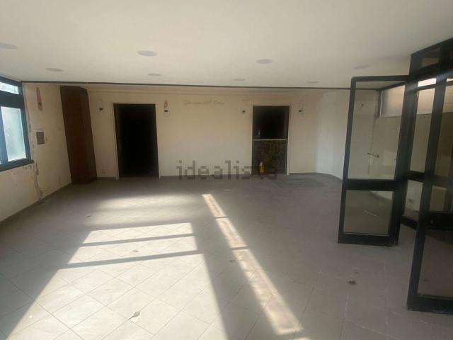 Locale in affitto di 163 m² in Via alla Chiesa di Murta, 8