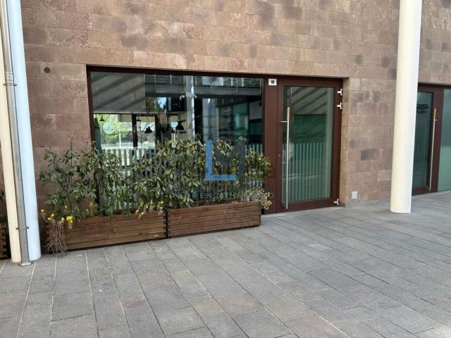 Locale in affitto di 164 m²