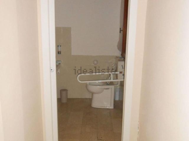 Locale in affitto di 165 m²