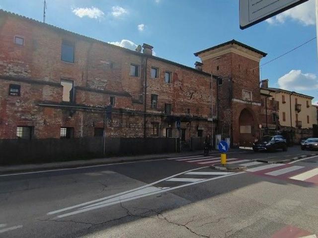 Locale in affitto di 165 m²