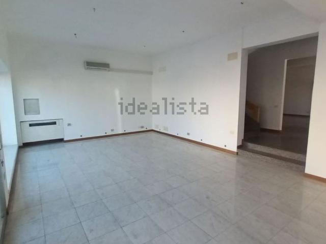 Locale in affitto di 165 m² in Via Cavalieri di Vittorio Veneto, 1