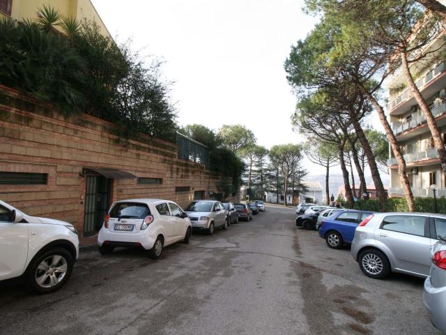 Locale in affitto di 165 m² in Via Calandriello, 4