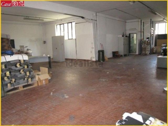 Locale in affitto di 165 m² in Via arturo labriola