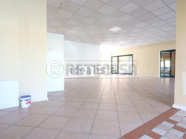 Locale in affitto di 166 m²