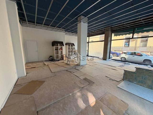Locale in affitto di 167 m² in Viale Camillo Cavour