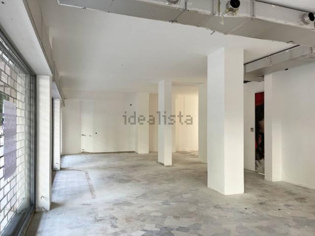 Locale in affitto di 168 m² in Via Dante A 2